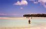 [iero] Cet atoll est un endroit paradisiaque.