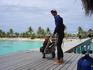 [iero] Je ne pouvais pas faire une page de souvenirs sur Fakarava sans parler du Fakarava Diving Center. Ce club de plongée est situé au niveau de l'hôtel Maitai, à quelques mètres de notre fare. Serge et Carine, qui s'occupent de ce club, sont des gens formidables, sympas, dynamiques.. Grâce à eux, nous avons fait des plongées superbes, dans une super ambiance, en toute sécurité. Les plus beaux souvenirs de nos carrières de bulleurs !