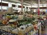 [iero] Un lieu que connaissent tous ceux qui sont passé en Polynésie Française. On peut y trouver du poisson, des légumes, des fruits, des produits locaux...