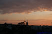 [iero] Depuis la fenetre, le soleil se couche.