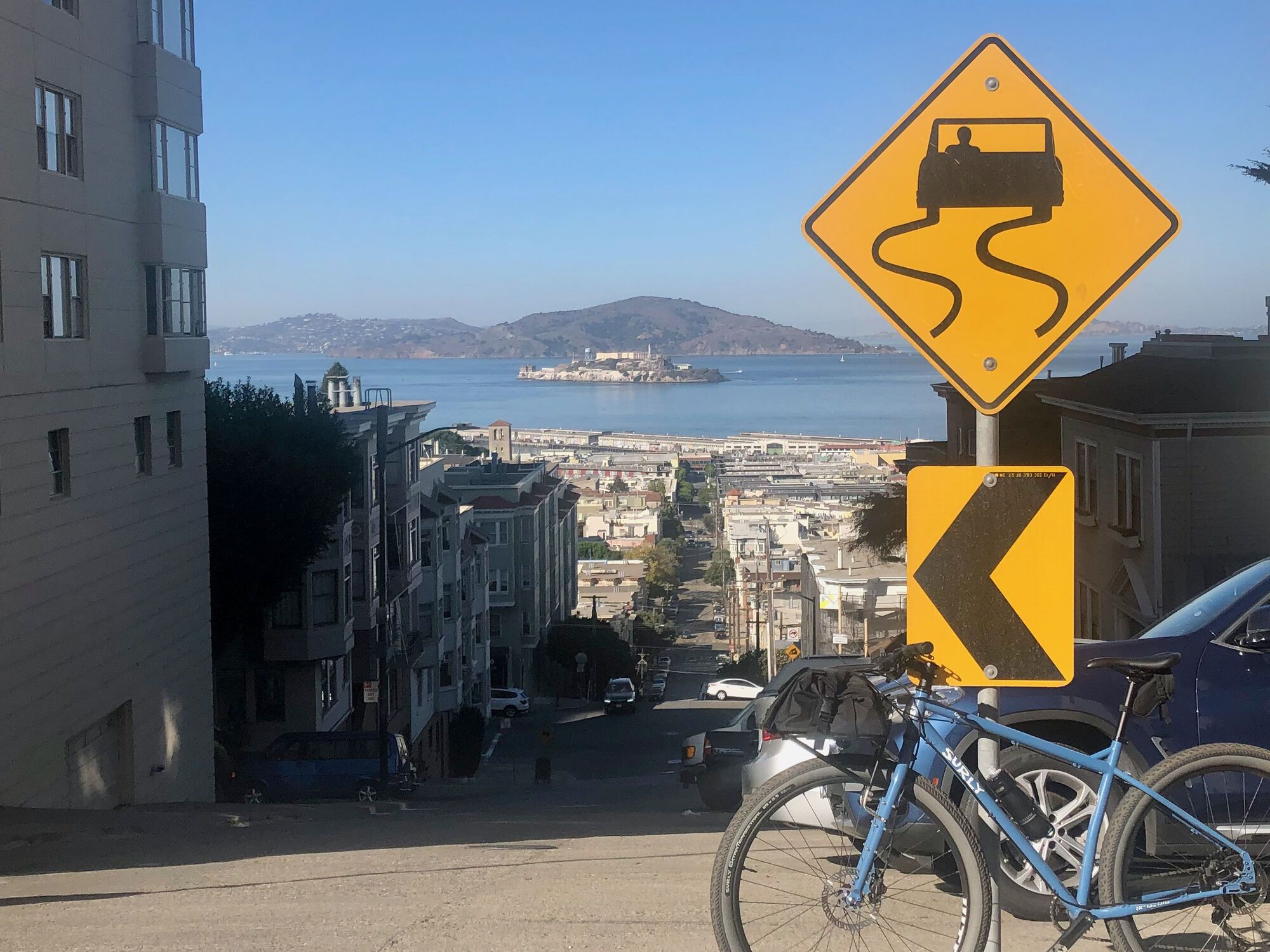 A travers la ville à vélo
