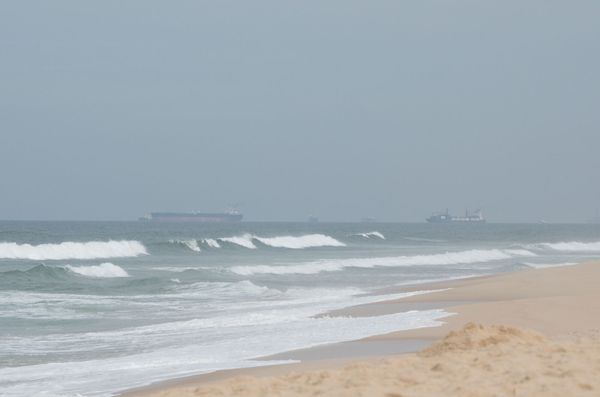 Des tankers aux vagues